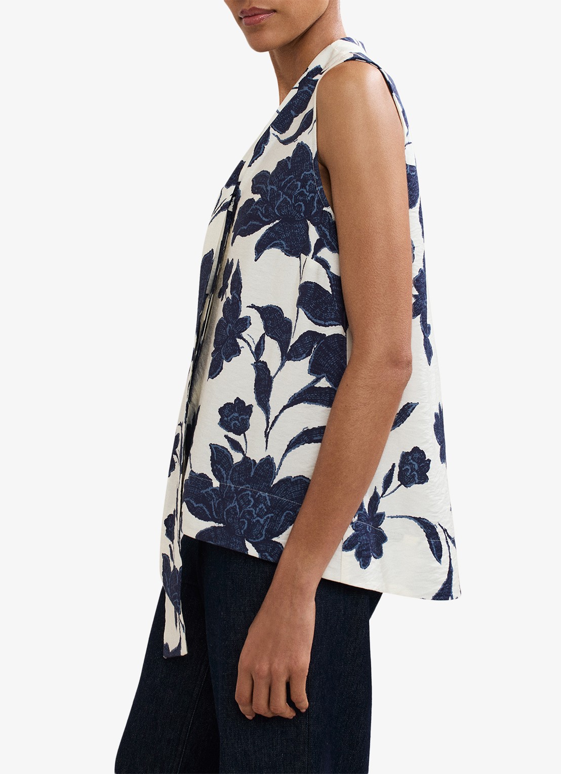 Phase Eight Junie top met bloemenprint en strikkraag - detail 6 gebroken wit