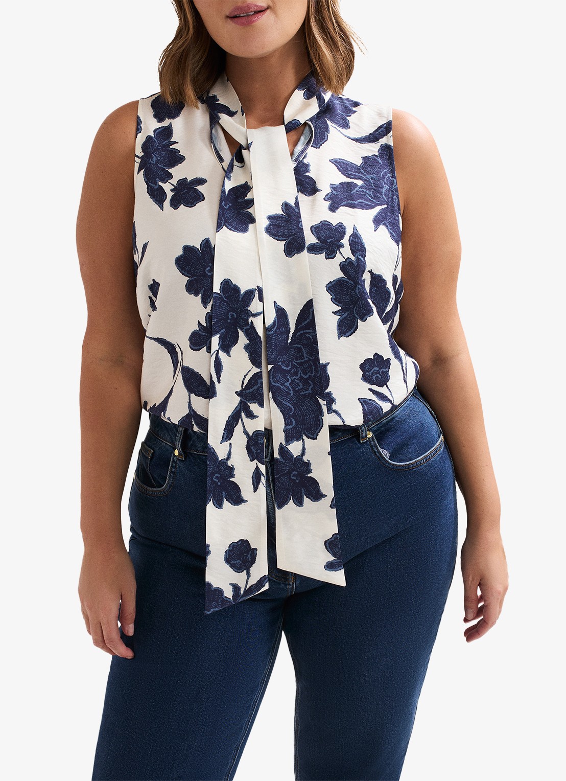 Phase Eight Junie top met bloemenprint en strikkraag - detail 8 gebroken wit