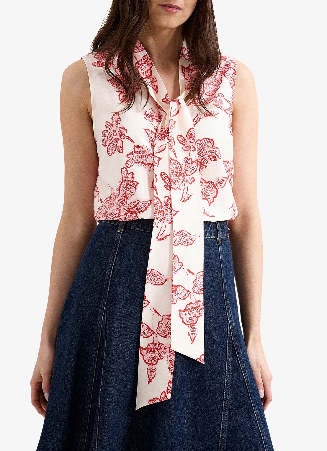Phase Eight Junie top met sjaalkraag en bloemenprint - detail rood