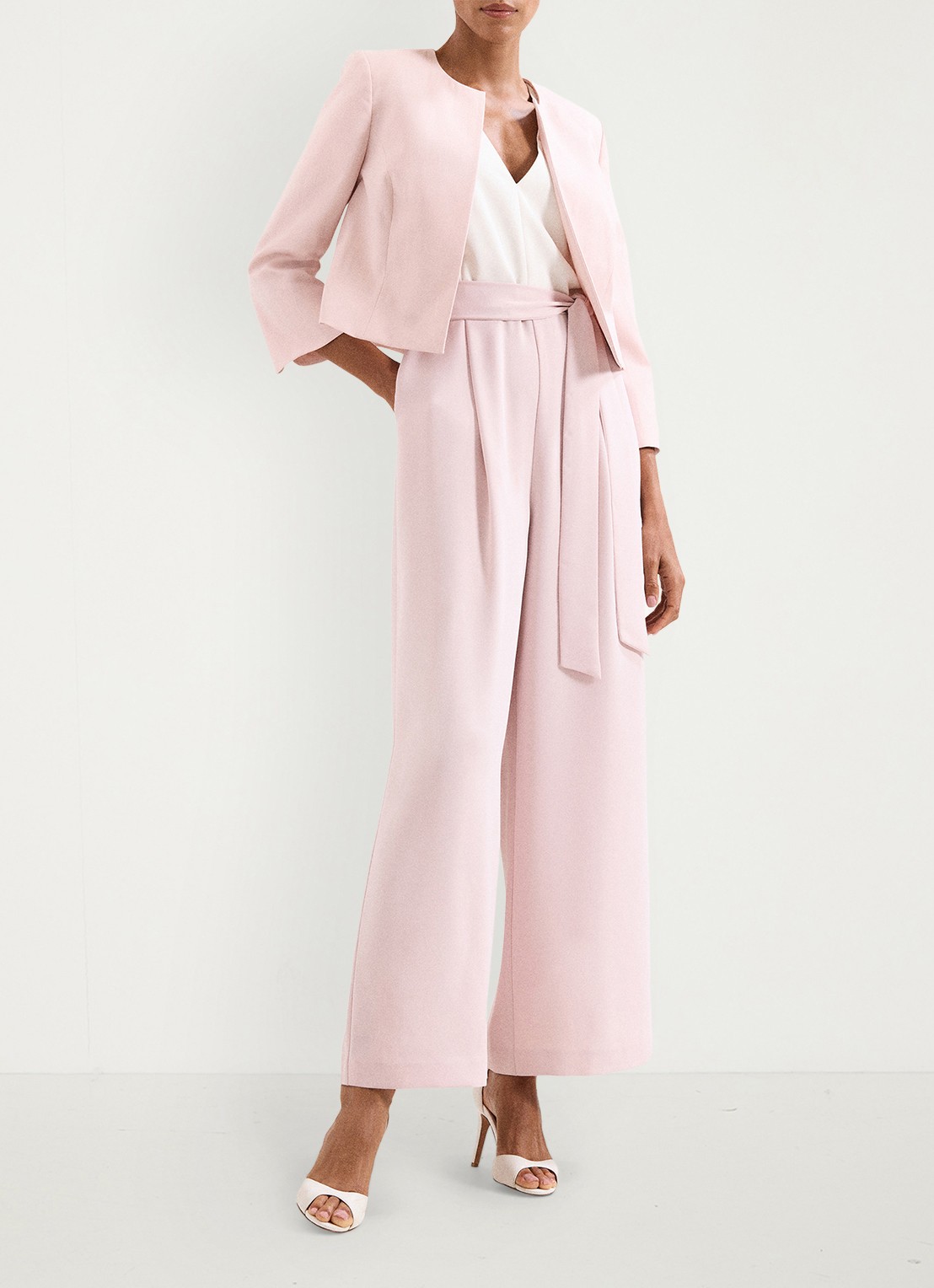 Phase Eight Kallie wide fit jumpsuit met strikceintuur - detail 7 oudroze