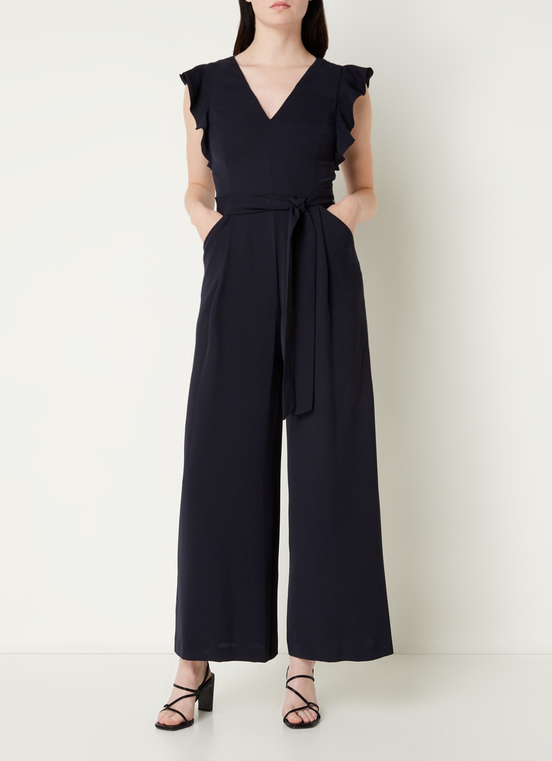 Phase Eight Kallie wide fit jumpsuit met volant en strikceintuur  - detail 3 donkerblauw