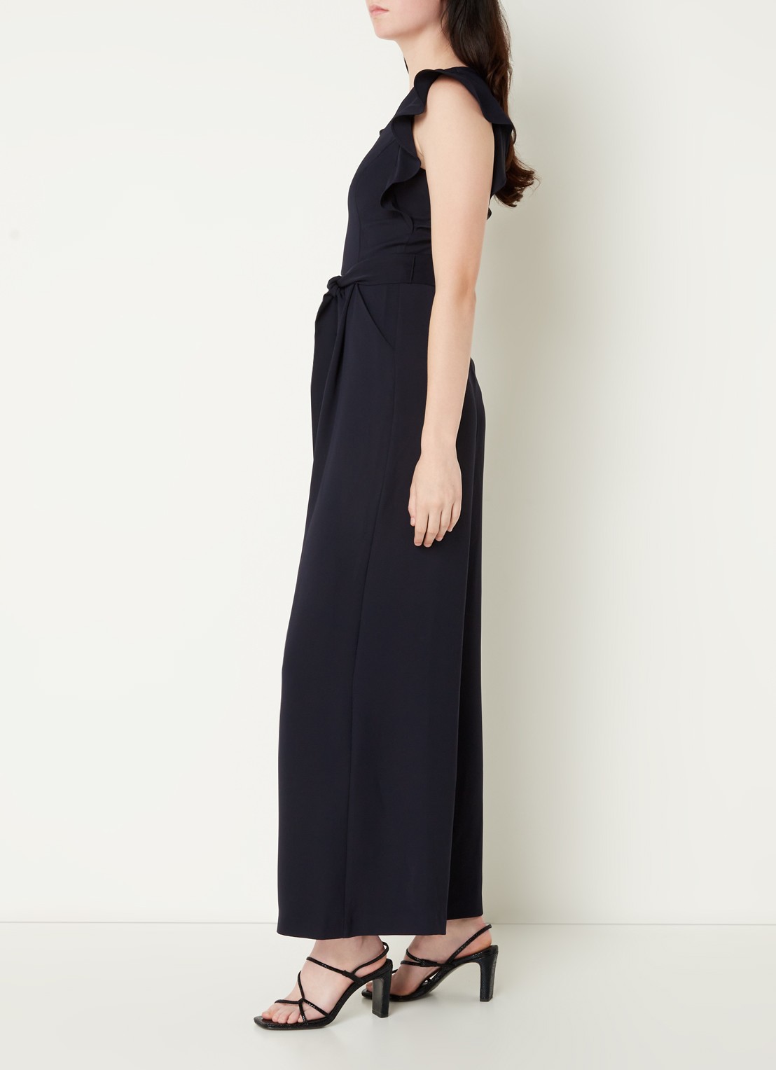 Phase Eight Kallie wide fit jumpsuit met volant en strikceintuur  - voorkant 2 donkerblauw