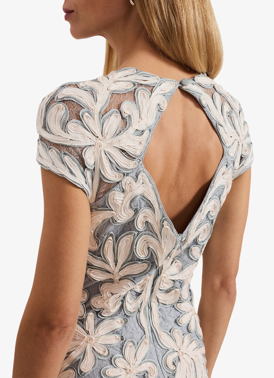 Phase Eight Karima midi jurk met bloemenprint - detail 7 lichtblauw