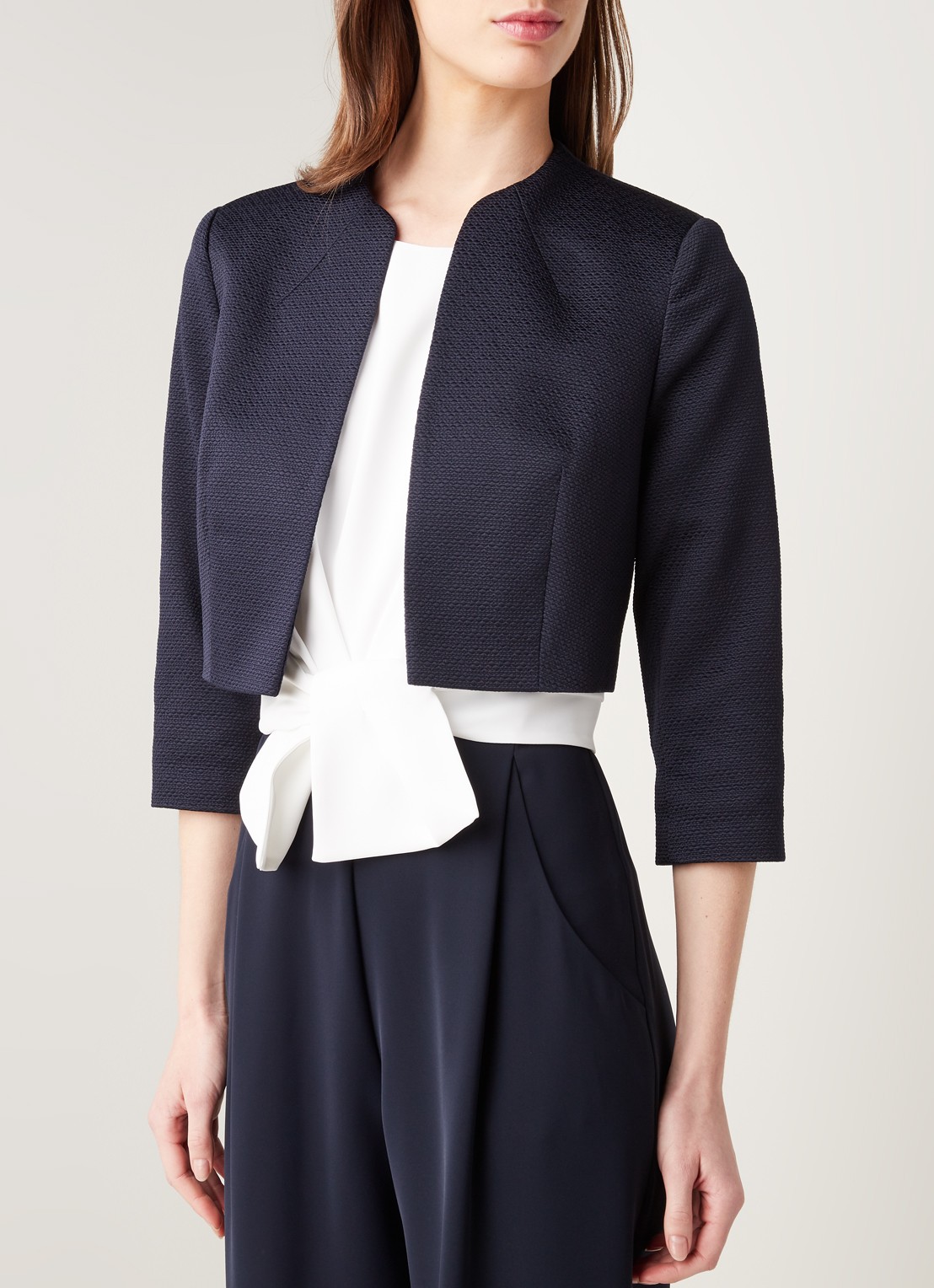 Phase Eight Karlee cropped blazer met structuur - detail donkerblauw