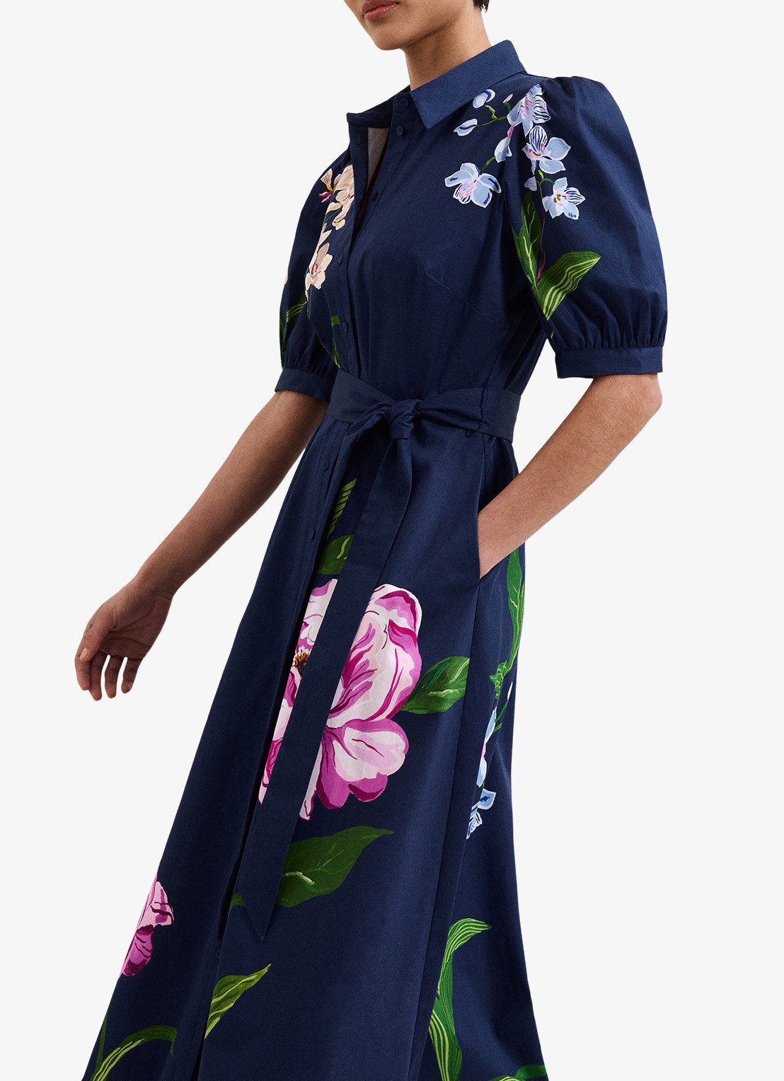 Phase Eight Kerrie midi jurk met bloemenprint en strikceintuur - detail 4 donkerblauw