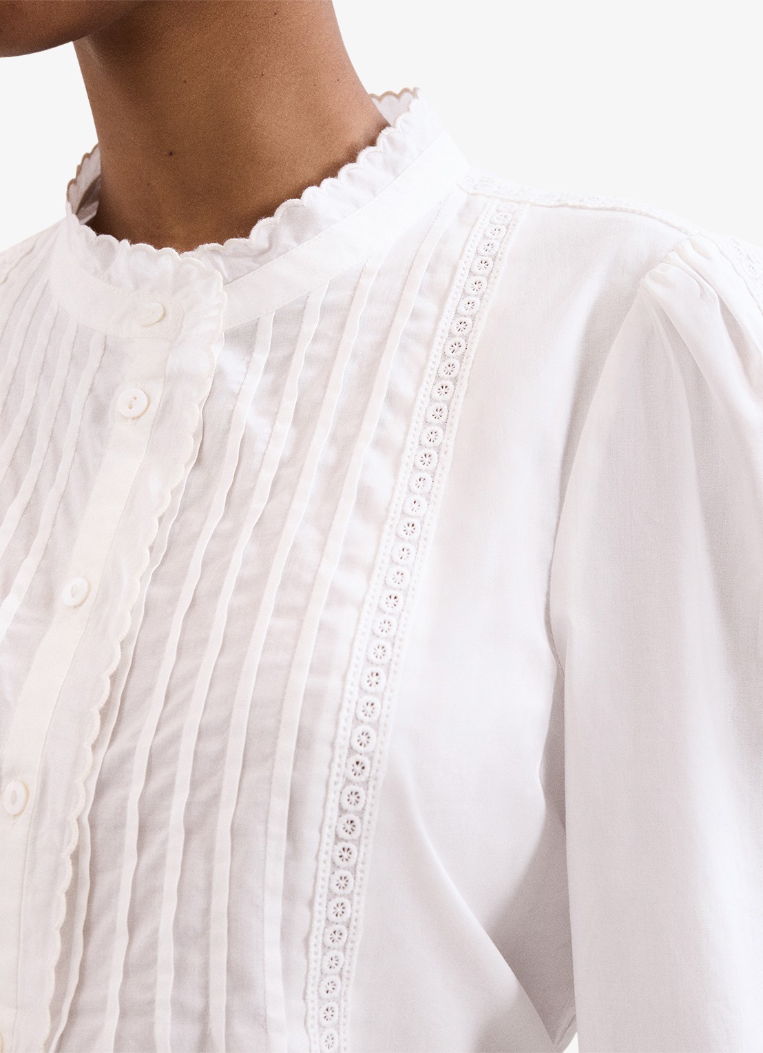 Phase Eight Laurie blouse met opstaande kraag - detail 6 gebroken wit