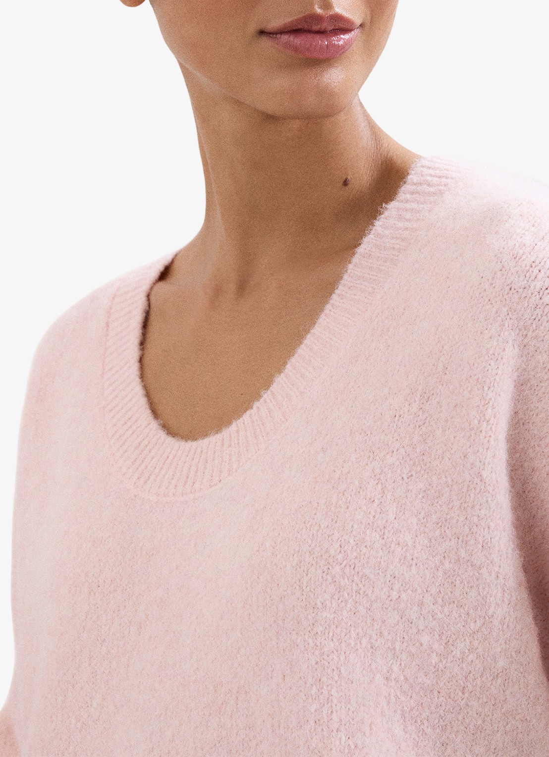 Phase Eight Leah fijngebreide trui in wolblend - detail 2 roze