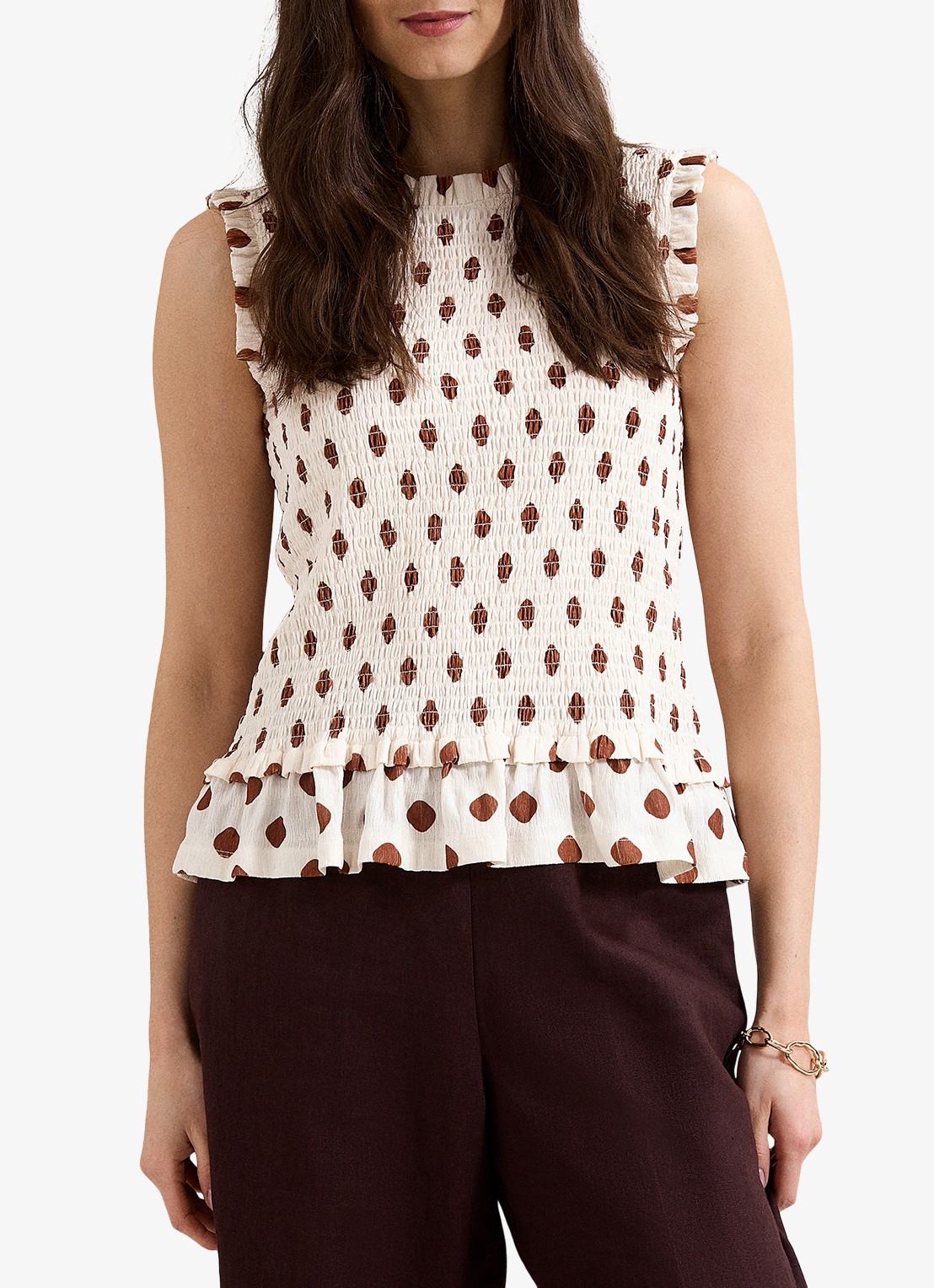 Phase Eight Lenora top met stippenprint en smockwerk - detail 3 gebroken wit