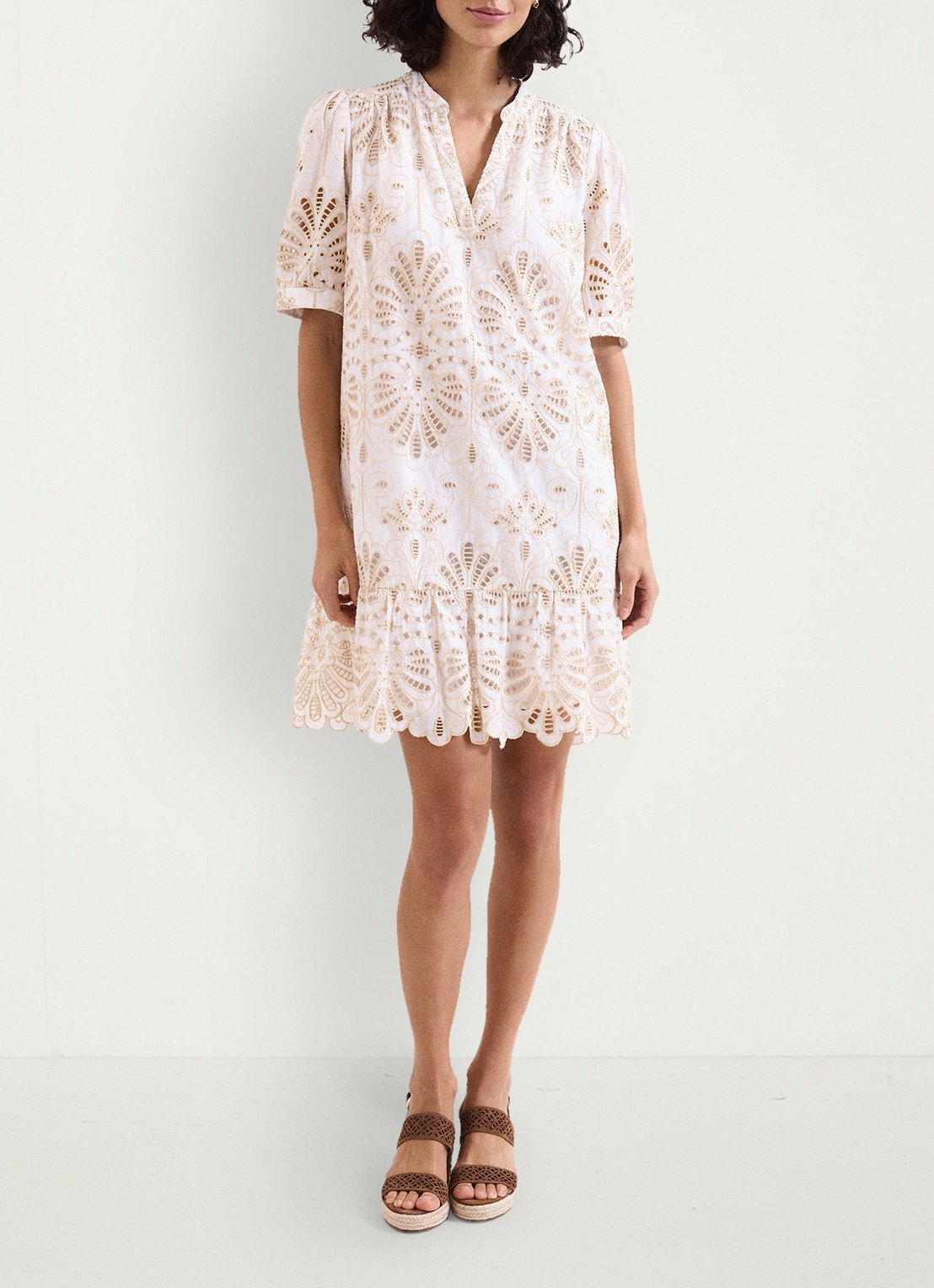Phase Eight Liliana mini jurk met borduring - voorkant 3 creme