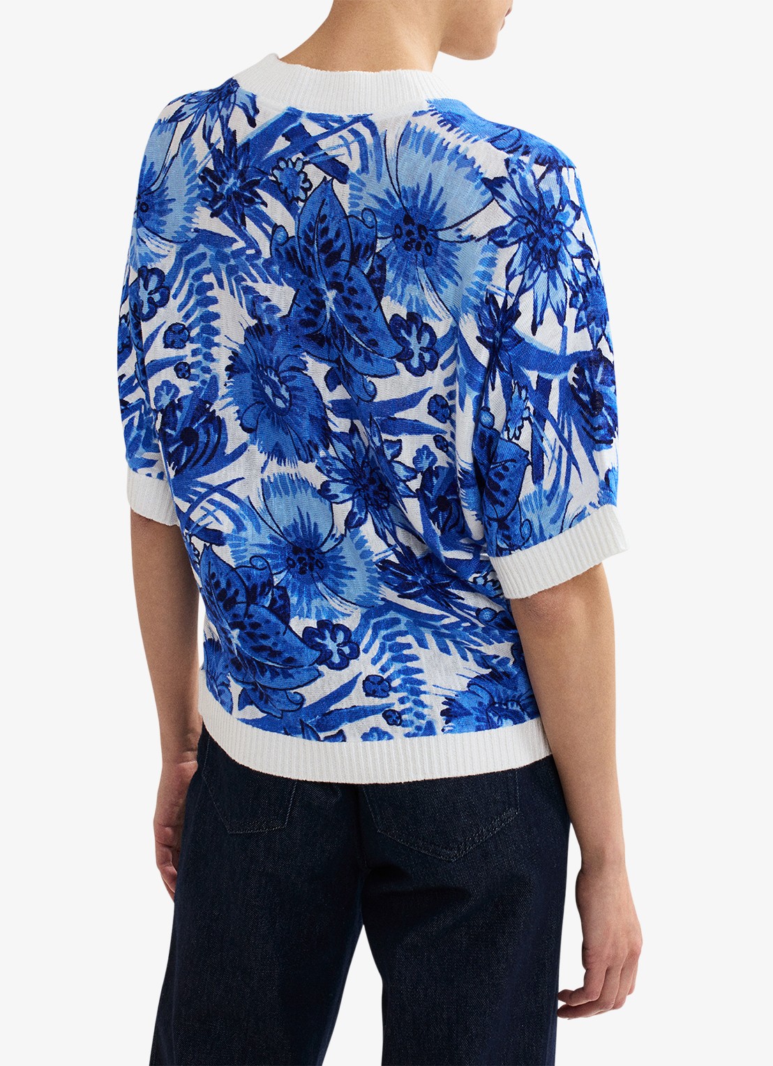 Phase Eight Lizzy fijngebreide top in linnenblend met bloemenprint - achterkant blauw
