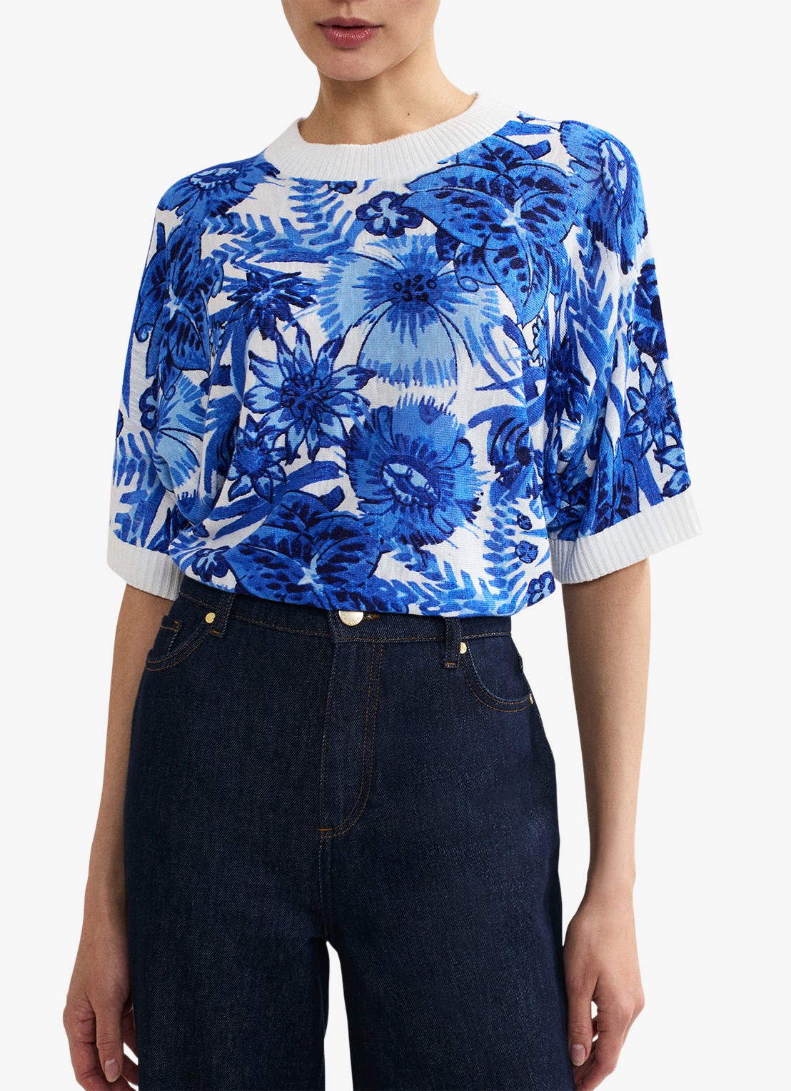 Phase Eight Lizzy fijngebreide top in linnenblend met bloemenprint - detail 4 blauw