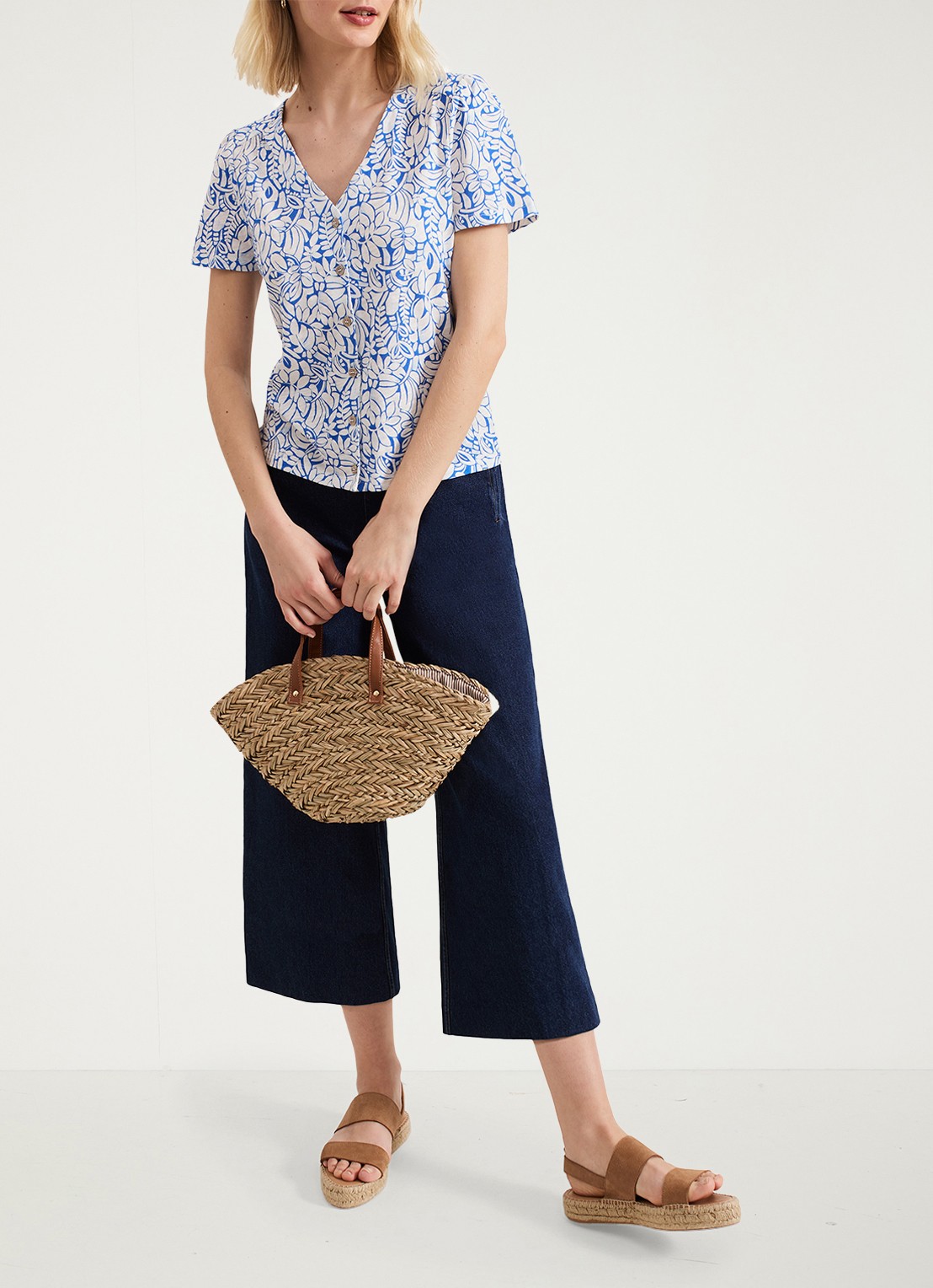 Phase Eight Lorenna top met bloemenprint - voorkant 3 blauw