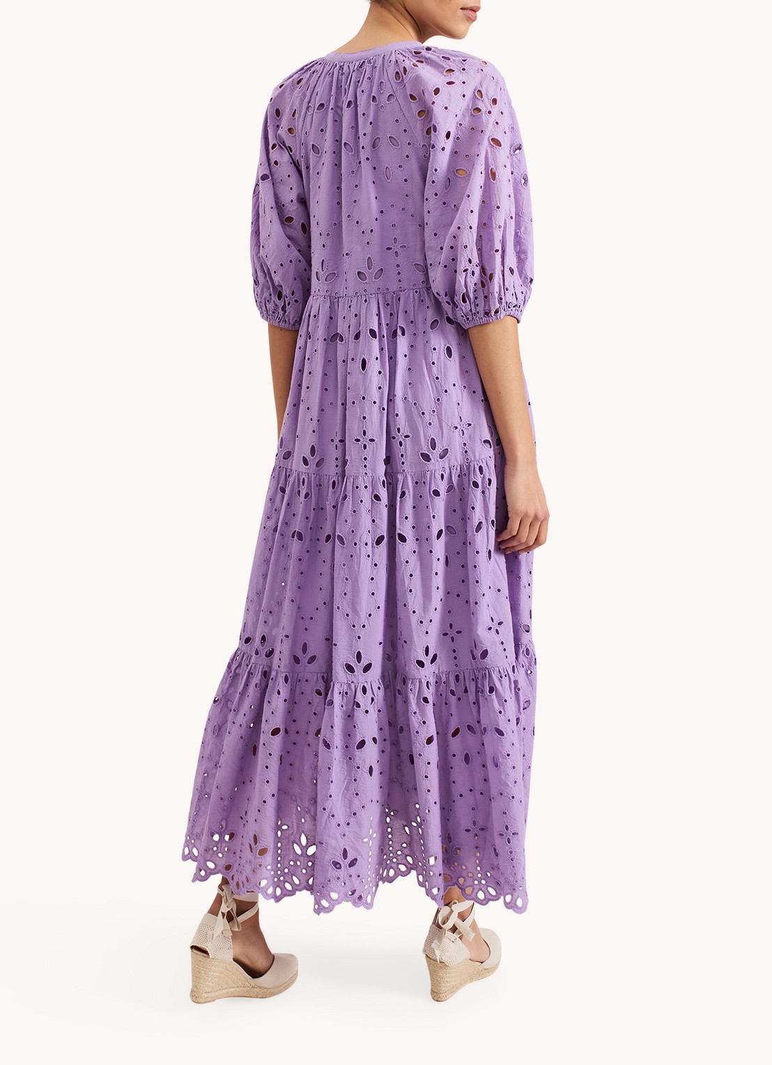 Phase Eight Lorhna maxi jurk met broderie - achterkant lila