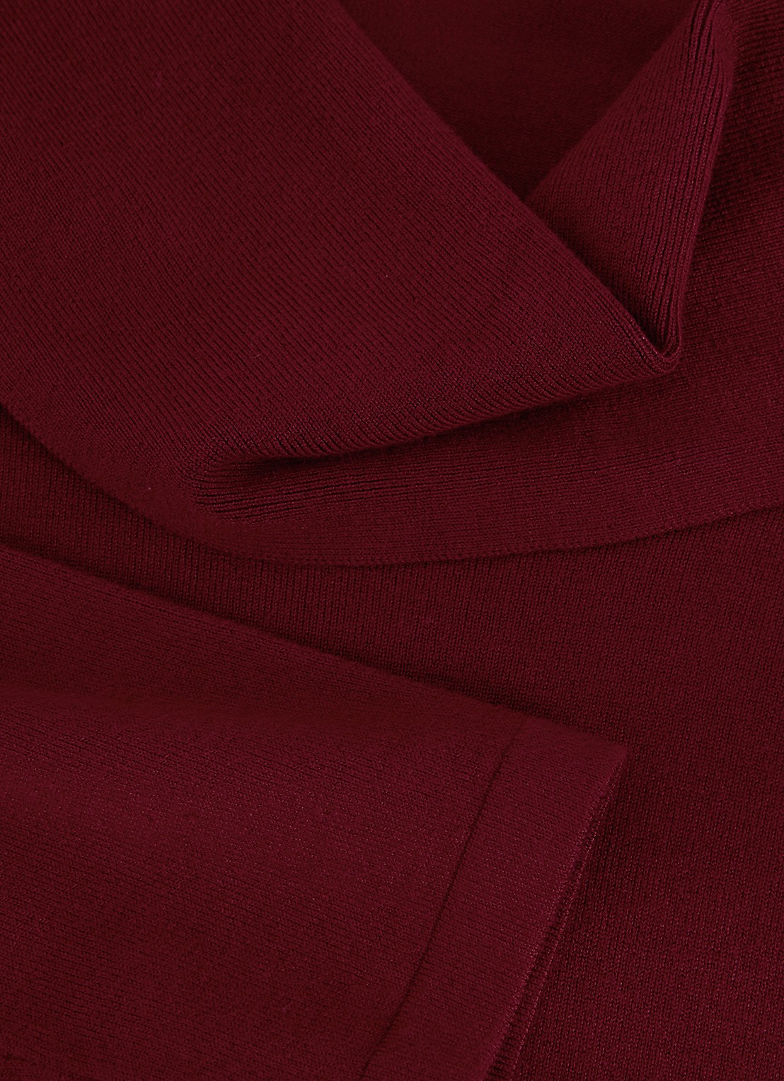 Phase Eight Lottie fijngebreide top met watervalhals - detail 6 bordeauxrood