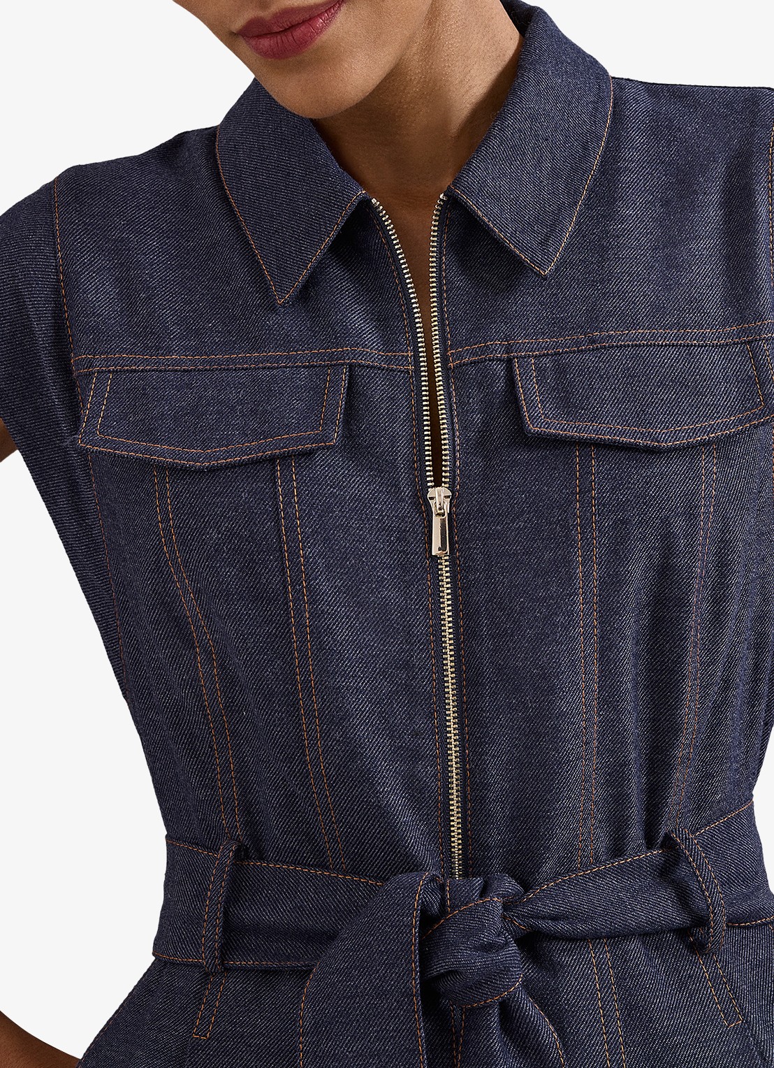 Phase Eight Luiza wide fit jumpsuit in linnenblend met strikceintuur - detail 2 donkerblauw