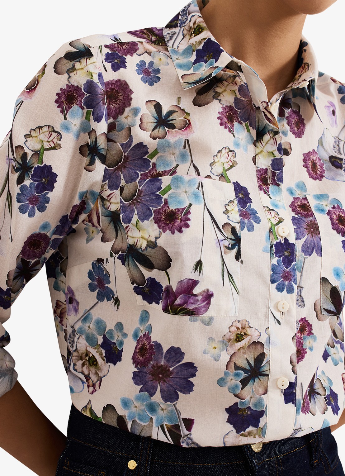 Phase Eight Maddelena blouse met print - detail 3 lichtroze