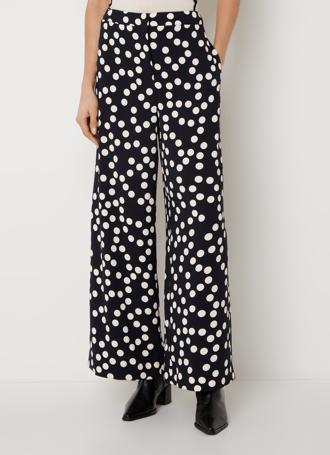 Phase Eight Mairead high waist wide fit pantalon met stippenprint - detail 3 donkerblauw