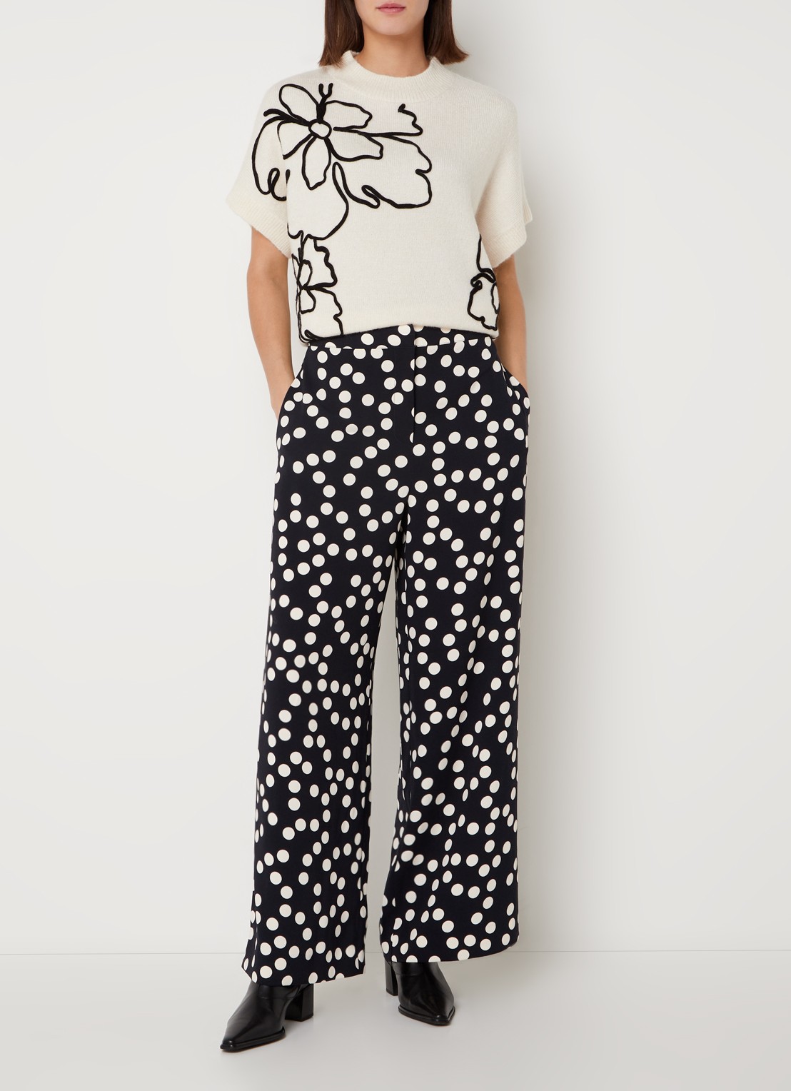 Phase Eight Mairead high waist wide fit pantalon met stippenprint - voorkant 2 donkerblauw