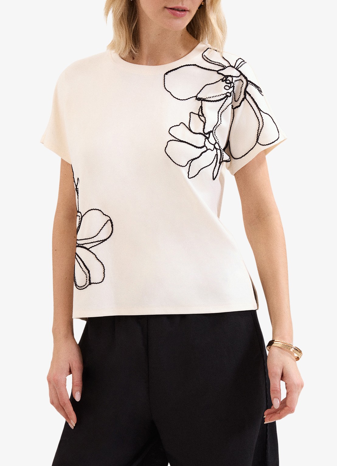 Phase Eight Malani T-Shirt met kralendecoratie - detail wit