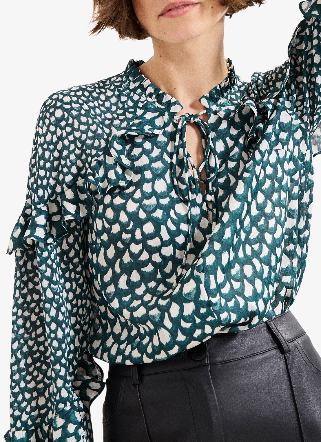 Phase Eight Manon blouse met print en ruches - detail 5 zeegroen