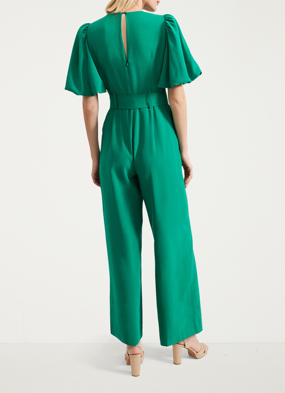 Phase Eight Margot wide fit jumpsuit met ceintuur en V-hals - achterkant 8 groen