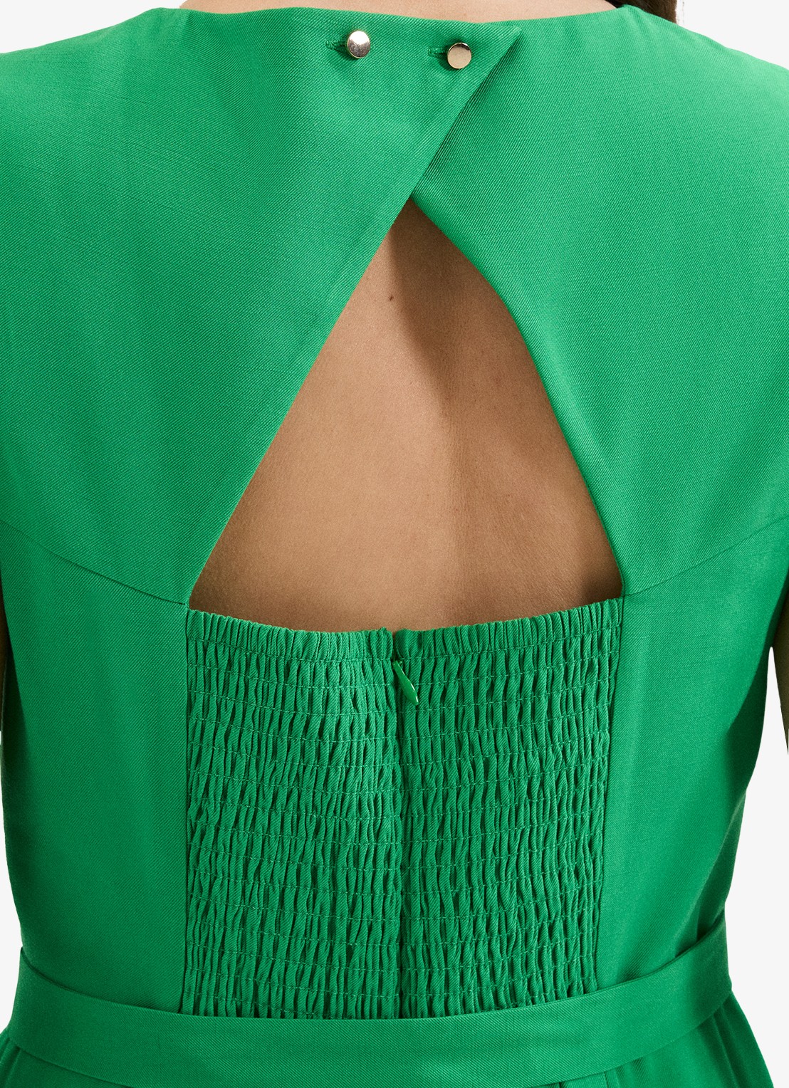 Phase Eight Marta loose fit jumpsuit met strikceintuur - detail 6 groen
