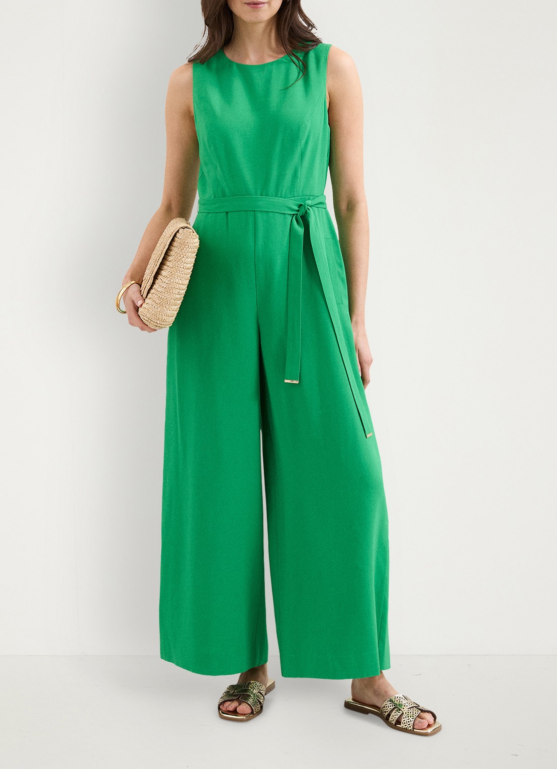 Phase Eight Marta loose fit jumpsuit met strikceintuur - voorkant 3 groen