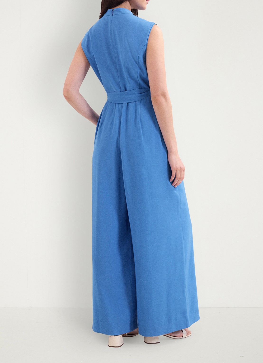 Phase Eight Marta  loose fit jumpsuit met strikceintuur - achterkant lichtblauw