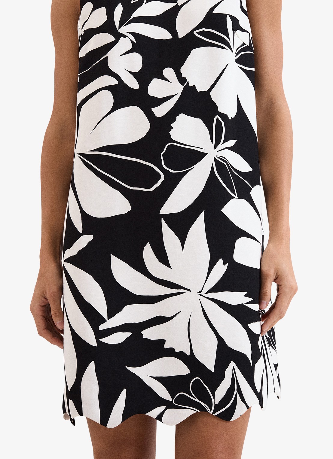 Phase Eight Marta mini jurk met ronde hals en bloemenprint - detail 6 zwart