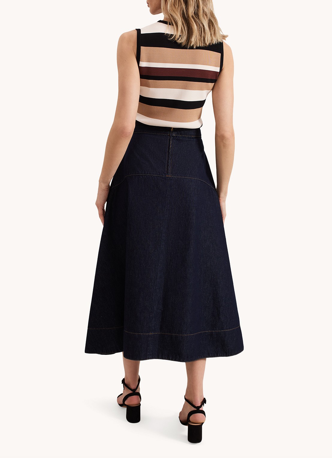 Phase Eight Mavis midi rok van chambray met steekzakken - achterkant denim