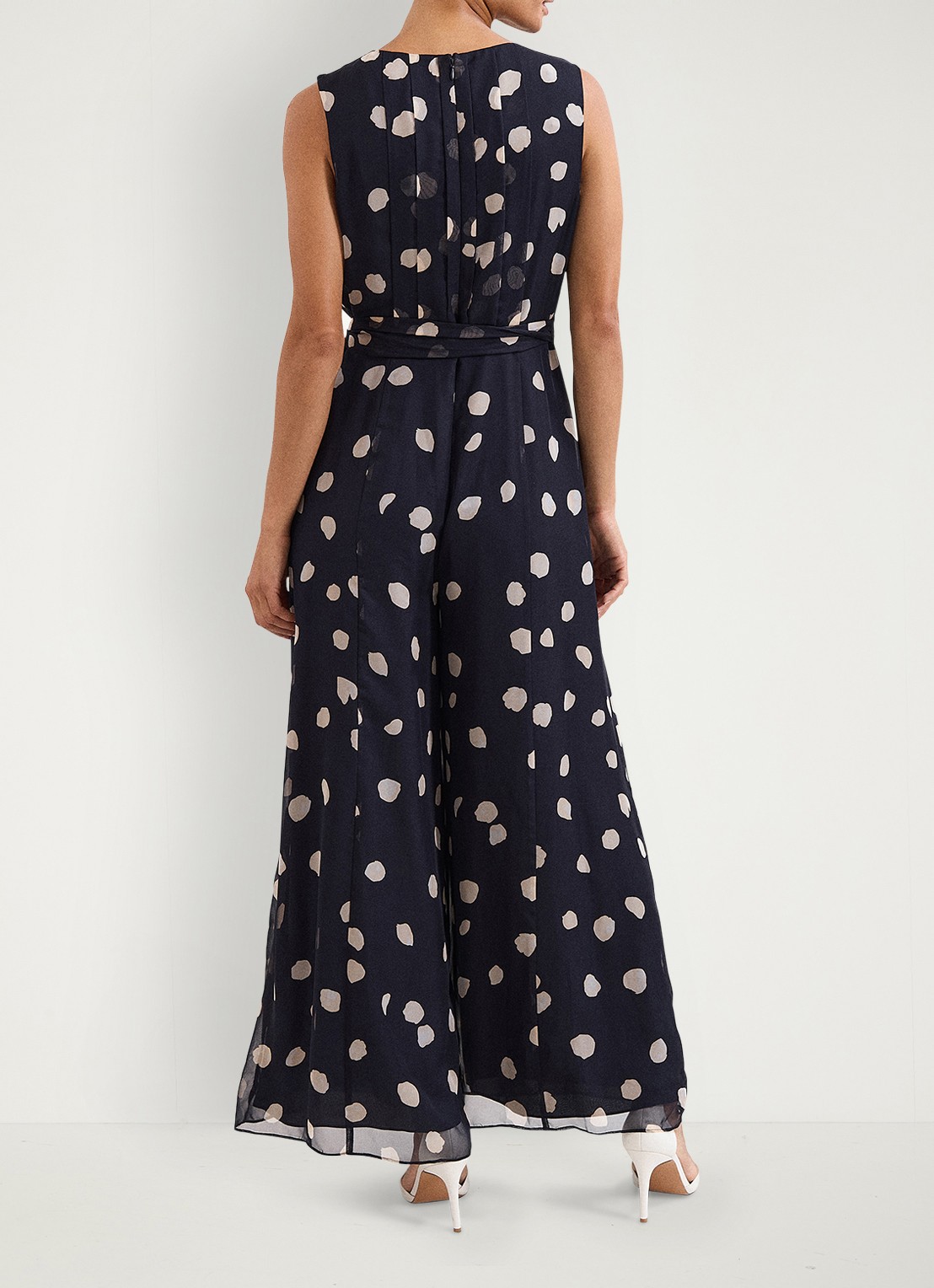 Phase Eight Maxine wide fit jumpsuit met stippenprint - achterkant 8 donkerblauw