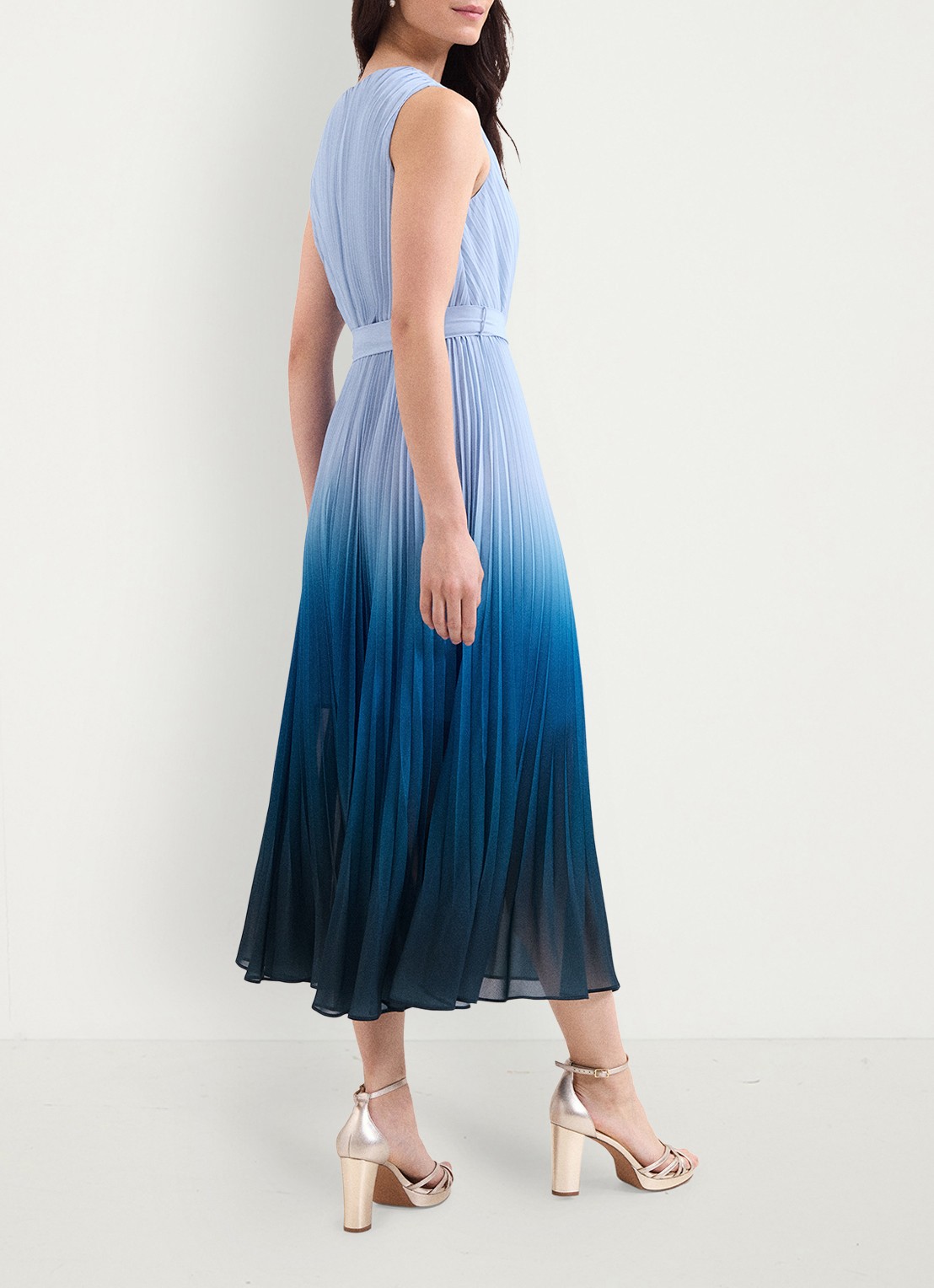 Phase Eight Mira Ombre midi jurk met plooien - achterkant 8 blauw
