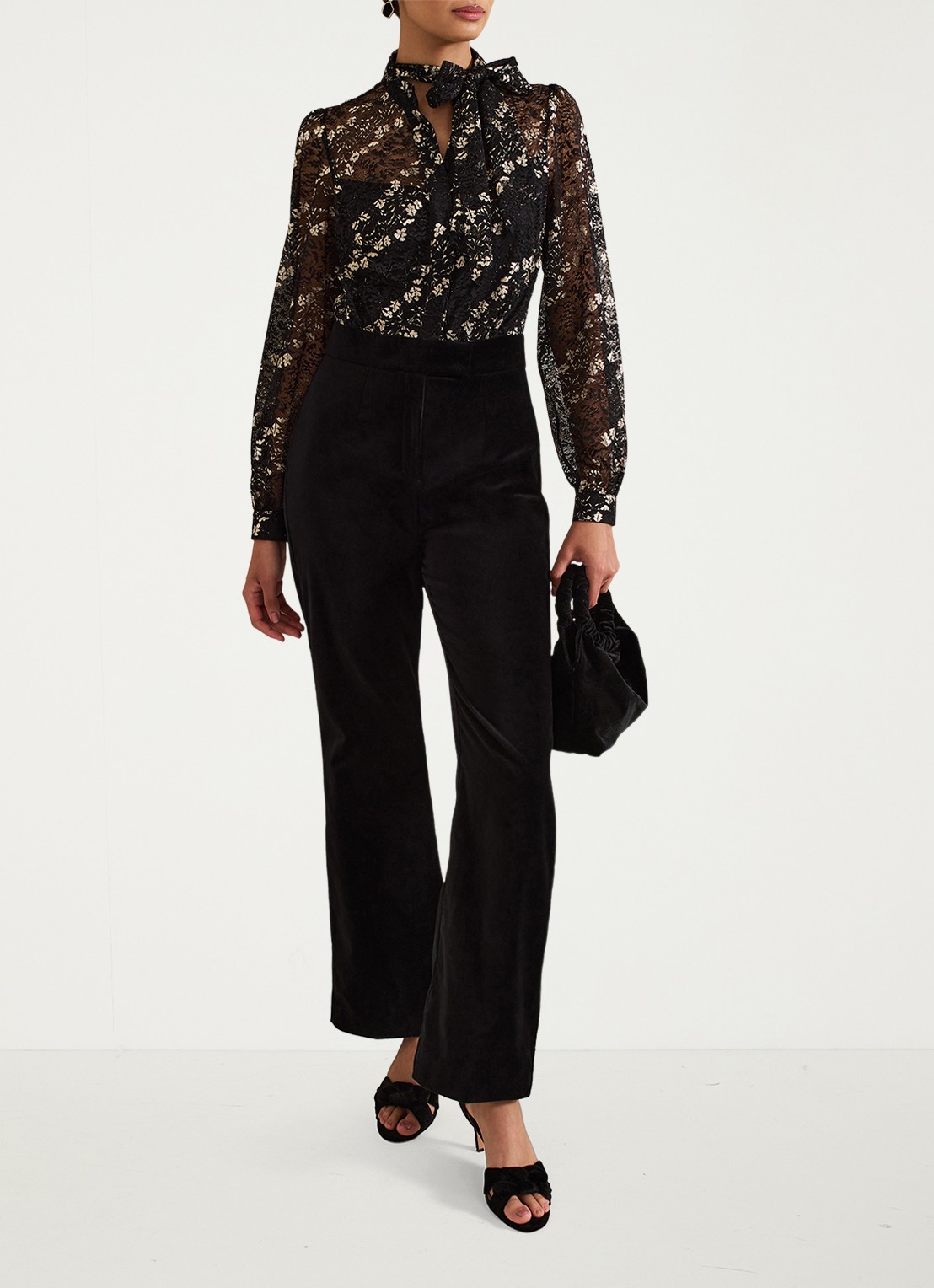Phase Eight Morilla semi-transparante flared fit jumpsuit met kant - detail 4 zwart