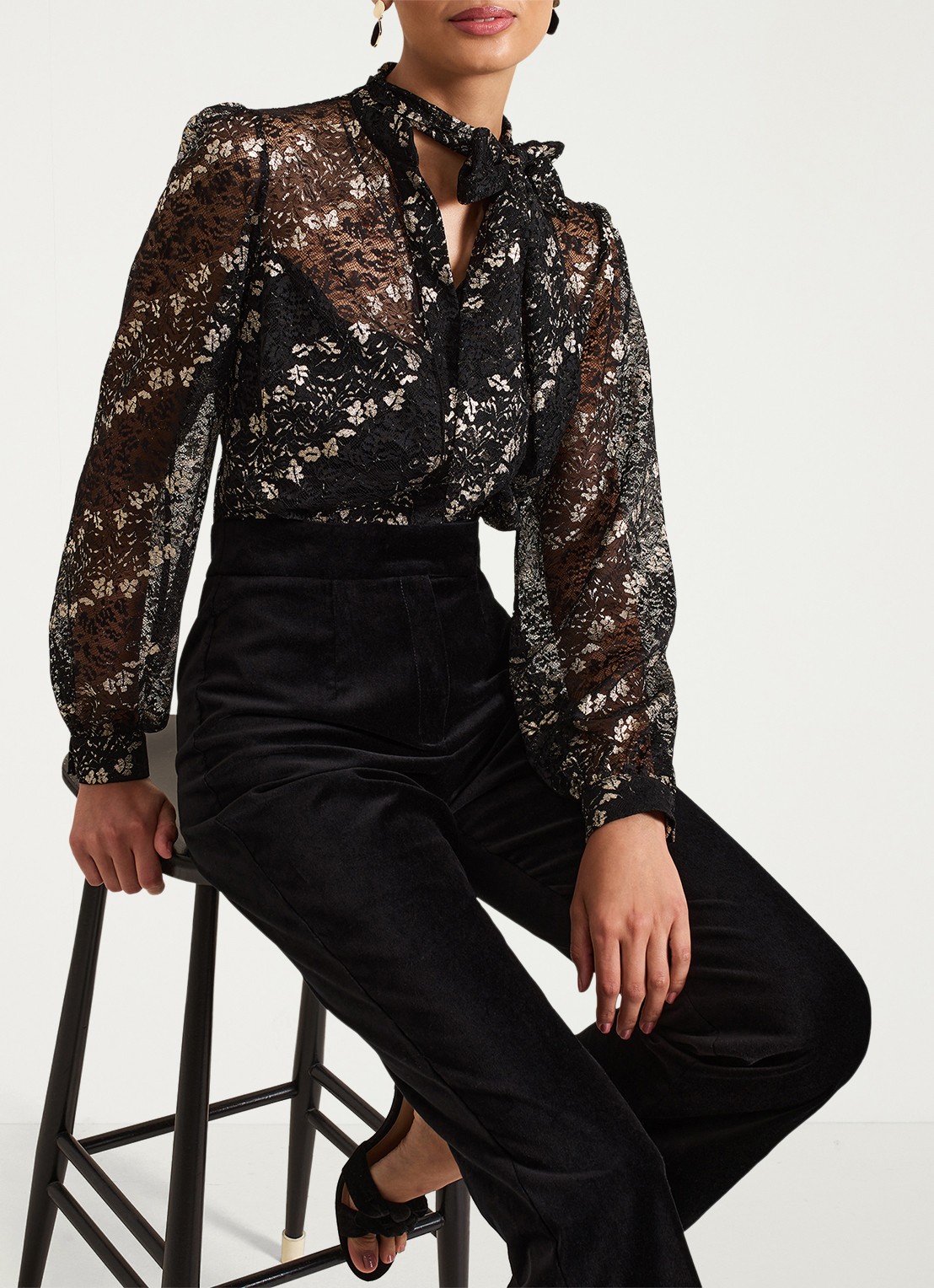 Phase Eight Morilla semi-transparante flared fit jumpsuit met kant - detail 7 zwart