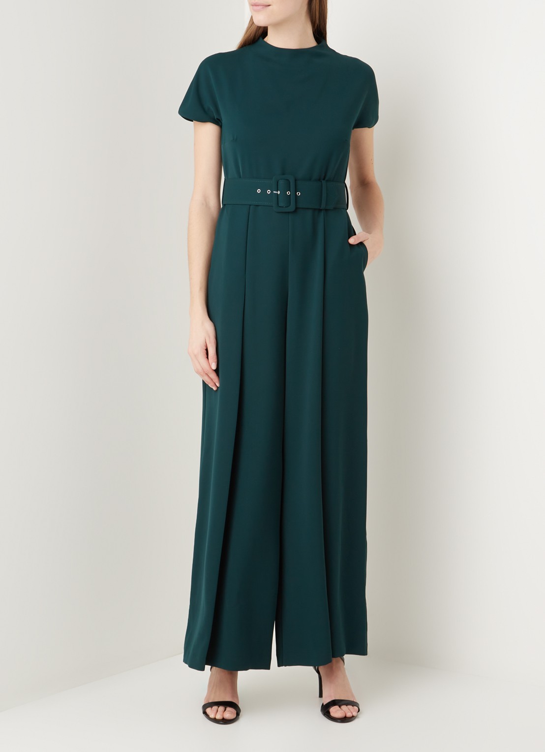 Phase Eight Mylee wide fit jumpsuit met ceintuur - voorkant 2 groen