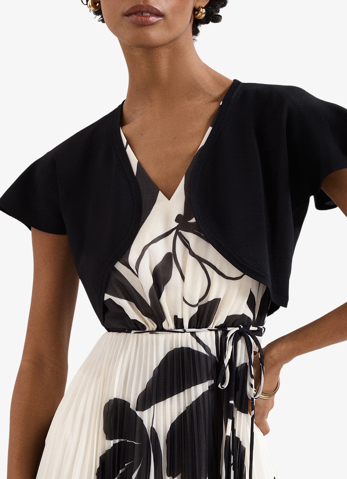 Phase Eight Myra bolero met vlindermouw  - detail 4 zwart
