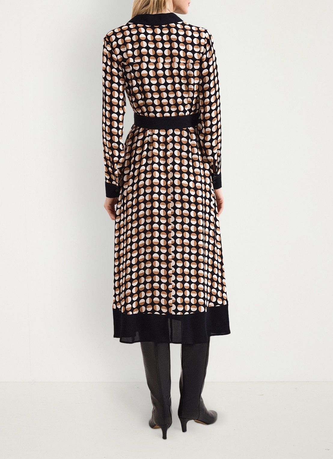 Phase Eight Naomi midi blousejurk met strikceintuur en grafische print - achterkant 5 bruin