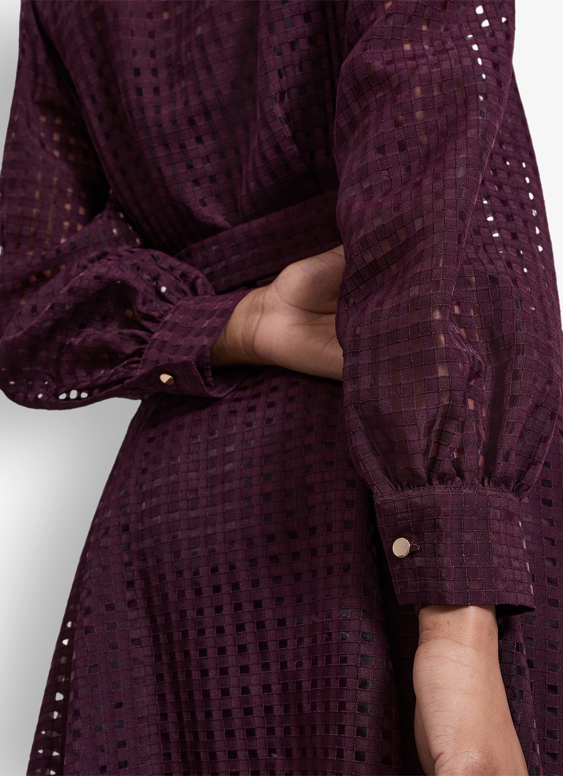 Phase Eight Natalie midi blousejurk met strikceintuur - detail 4 donkerpaars
