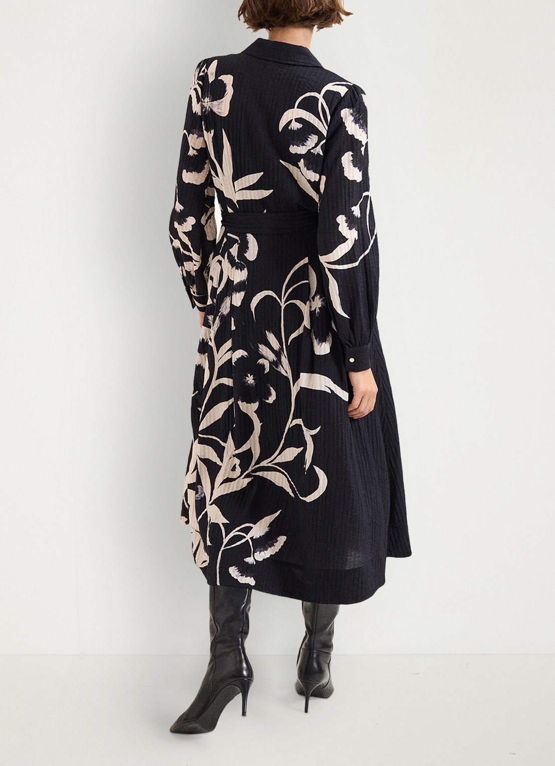 Phase Eight Natalie midi jurk met bloemenprint - achterkant 8 zwart