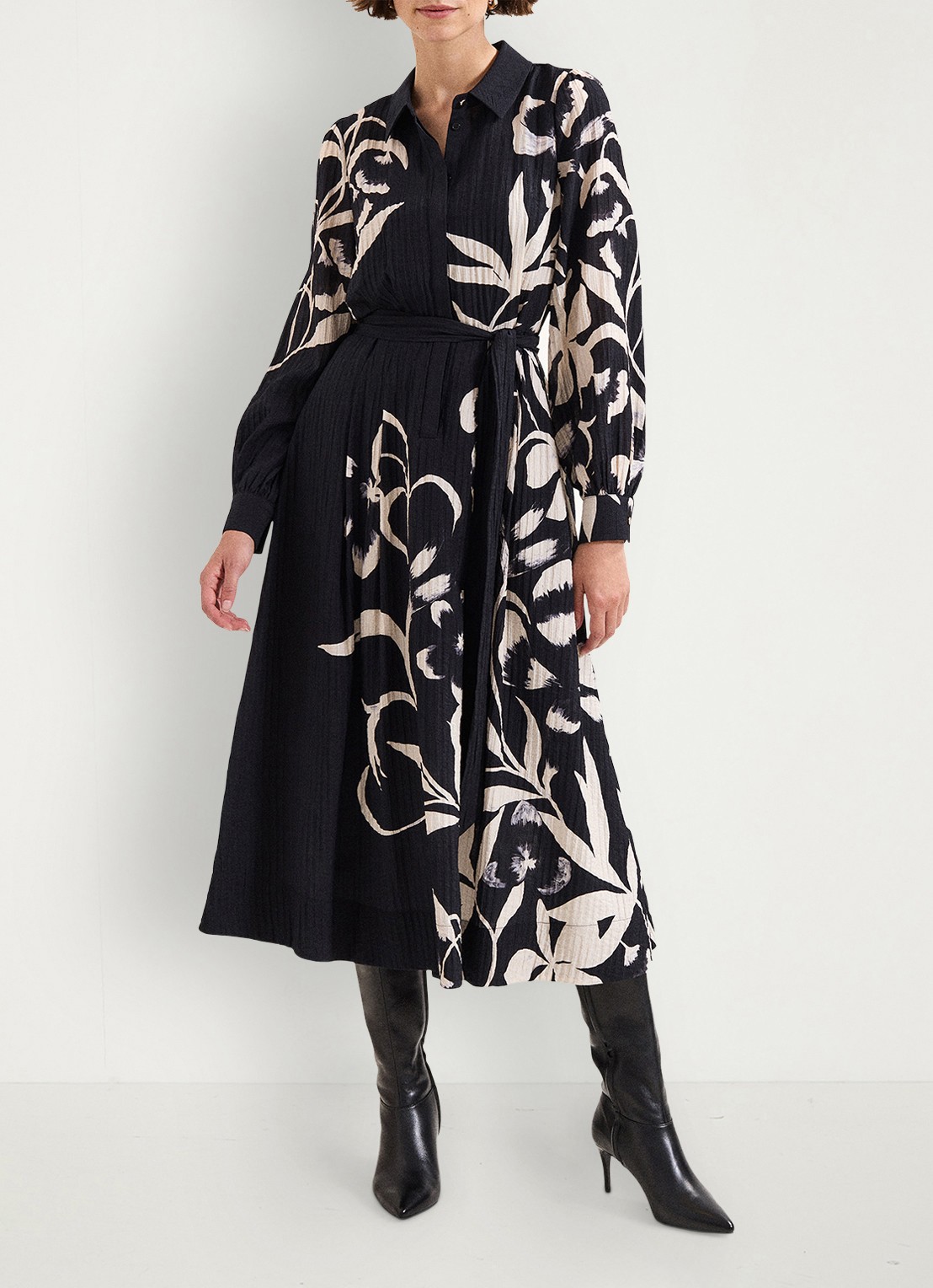 Phase Eight Natalie midi jurk met bloemenprint - voorkant 2 zwart