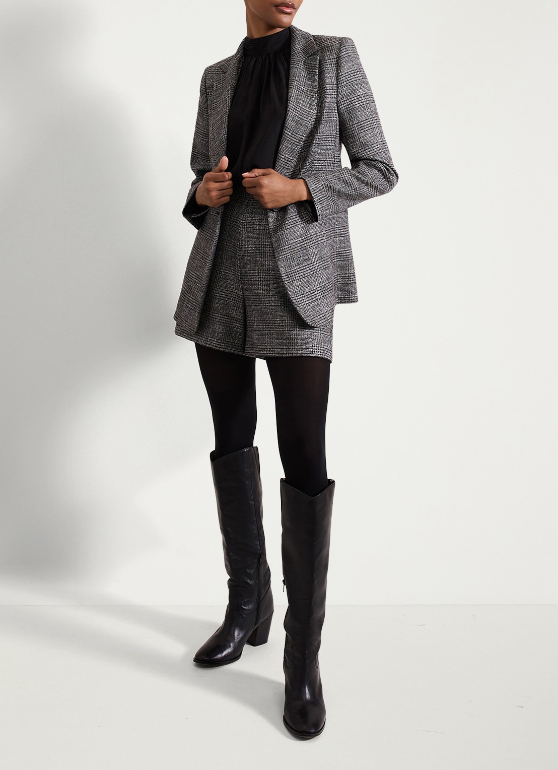 Phase Eight Nella mouwloze top met sjaalkraag - detail 7 zwart