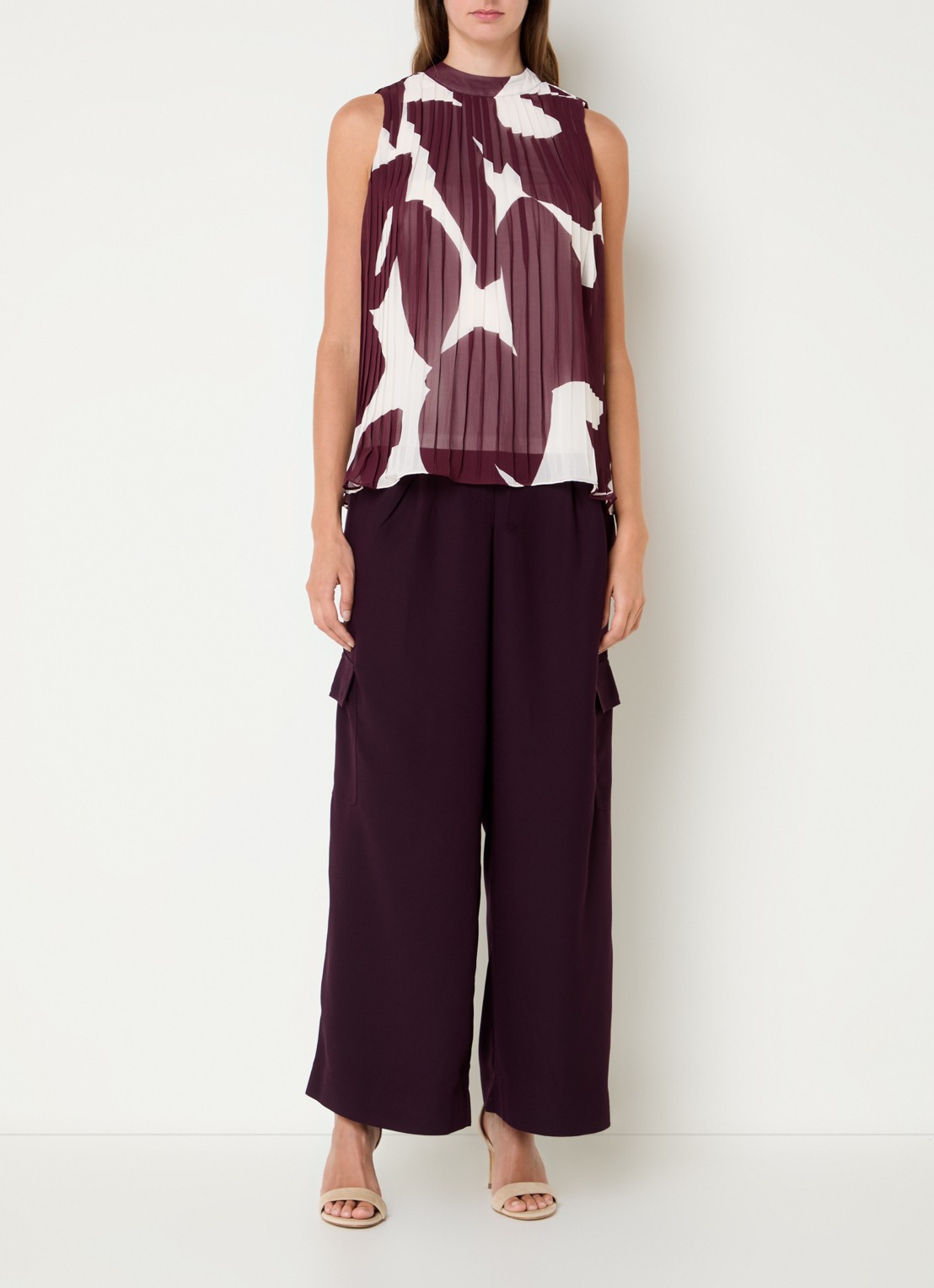 Phase Eight Nina semi-transparante top met print en plissé - voorkant 5 aubergine