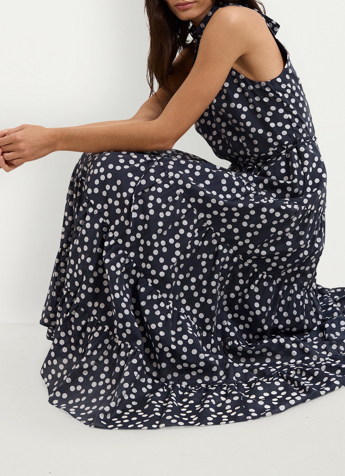Phase Eight Nita maxi jurk met stippenprint - detail 6 donkerblauw