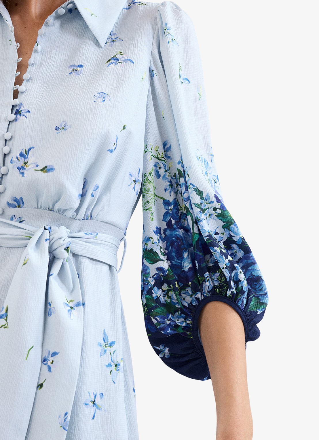 Phase Eight Noella midi blousejurk met bloemenprint - detail 3 lichtblauw