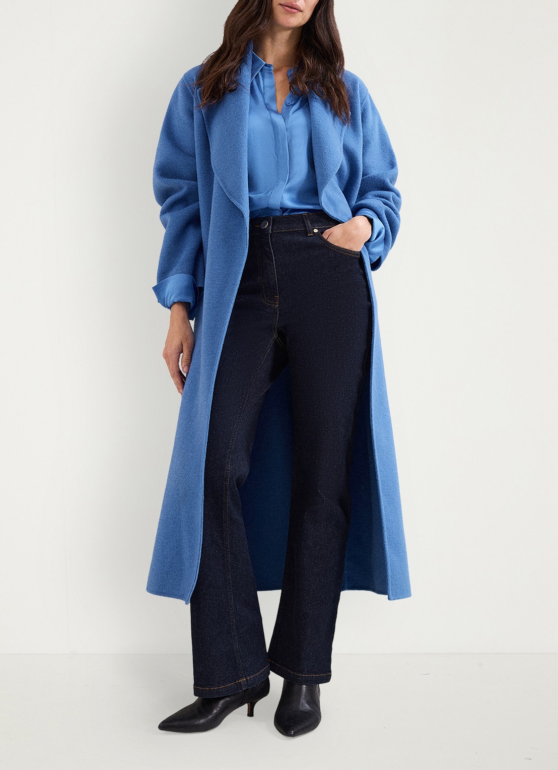 Phase Eight Novie blouse van satijn - detail 6 donkerblauw