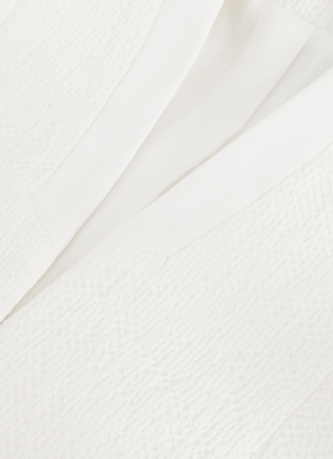 Phase Eight Olivia cropped blazer met paspelzakken - detail 6 wit