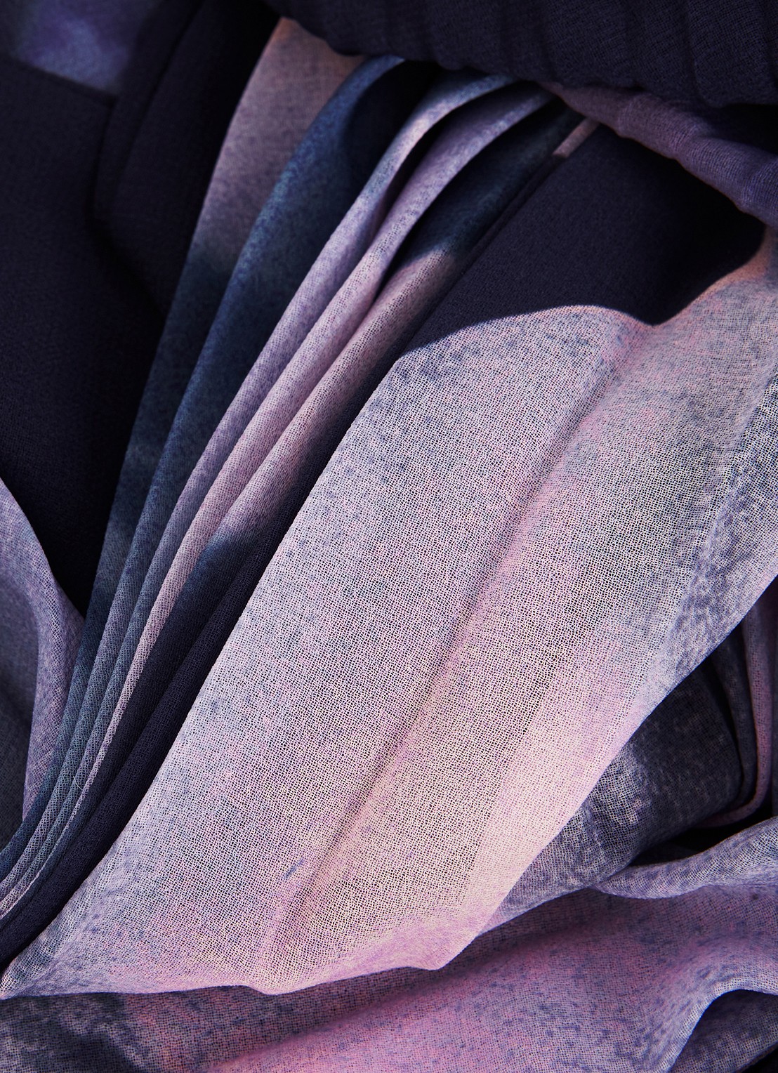 Phase Eight Petite Abigail maxi jurk met bloemenprint en plissé - detail 6 donkerblauw