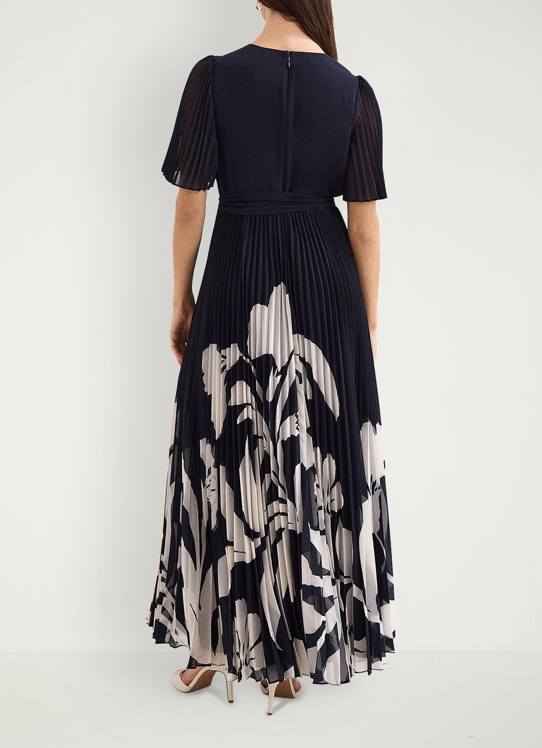 Phase Eight Petite Abigail maxi wikkeljurk met plooien - achterkant donkerblauw