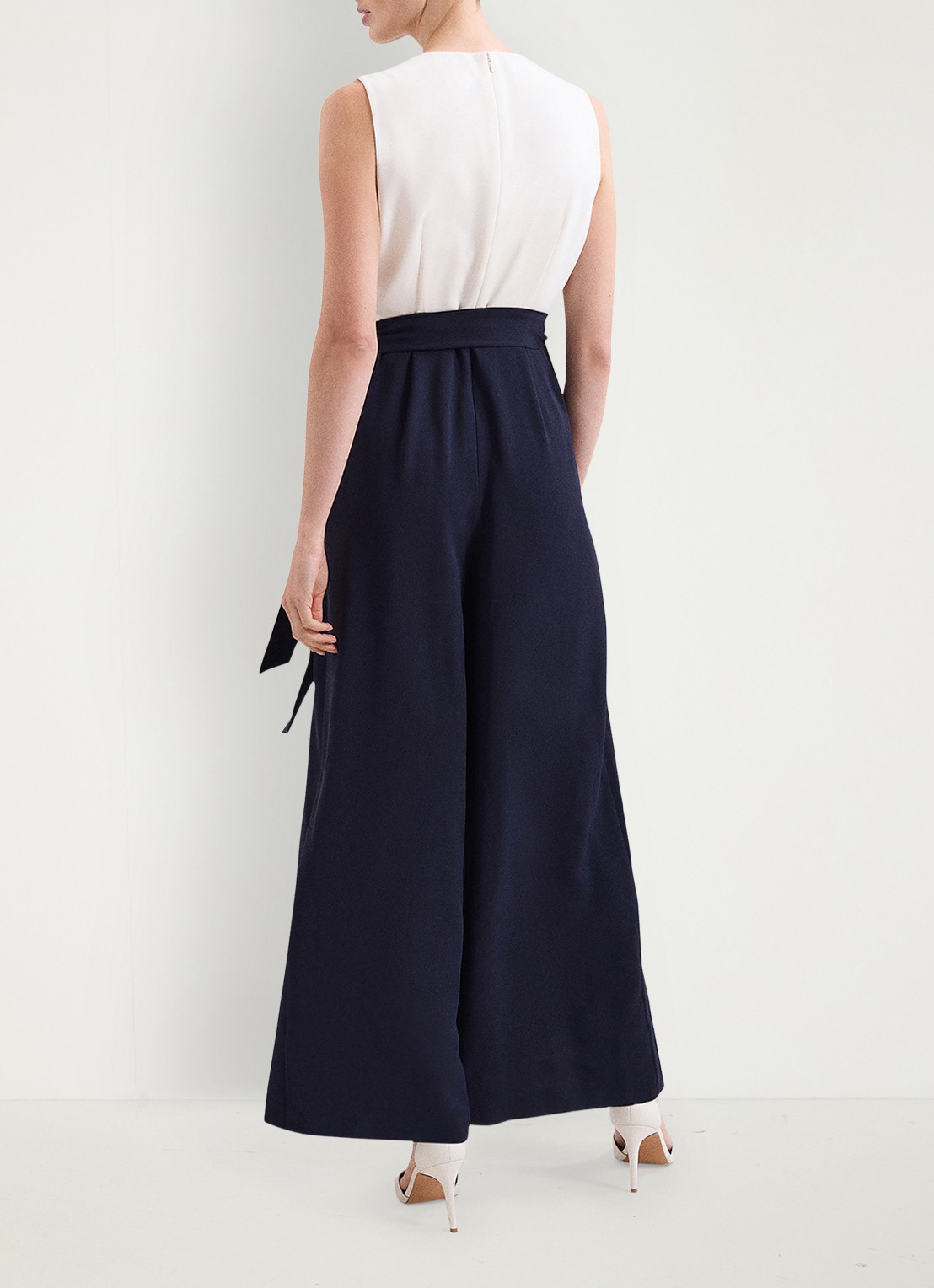 Phase Eight Petite Brylee wide fit jumpsuit met strikceintuur - achterkant donkerblauw