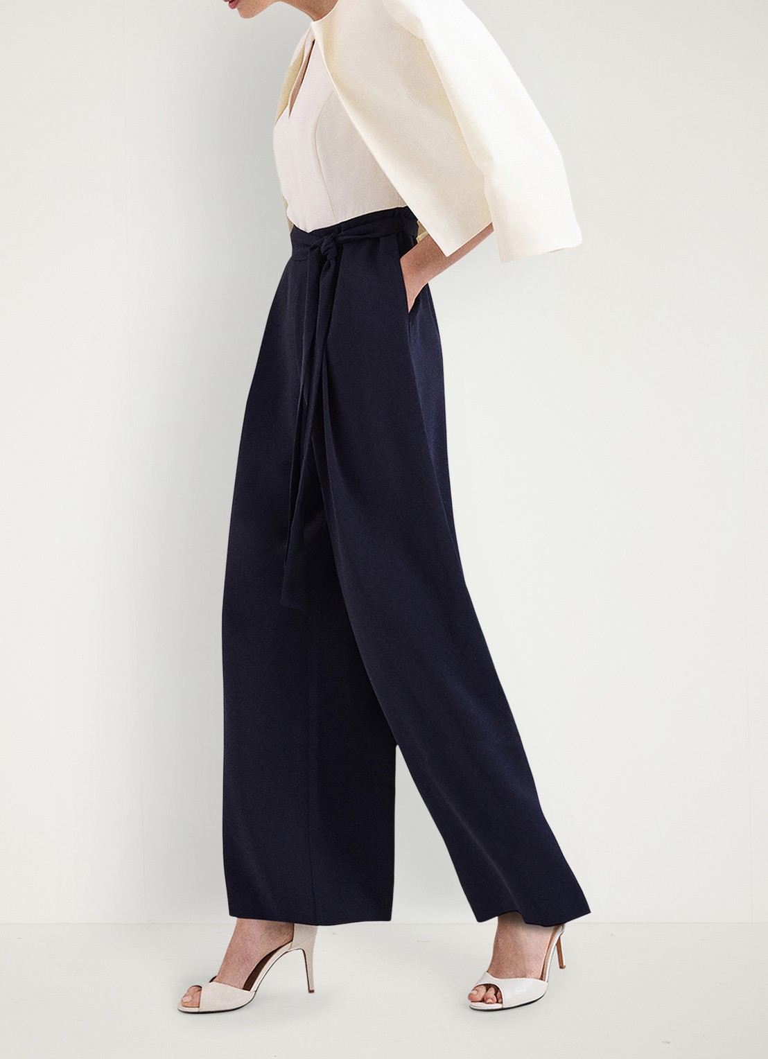 Phase Eight Petite Brylee wide fit jumpsuit met strikceintuur - voorkant 3 donkerblauw